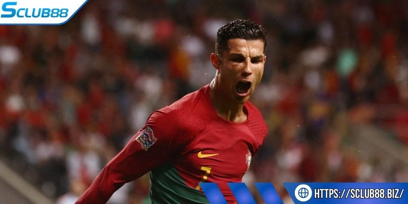 Ngoài sân cỏ còn rất nhiều nguồn đem đến mức thu nhập khủng Ngoài sân cỏ còn rất nhiều nguồn đem đến mức thu nhập khủng
